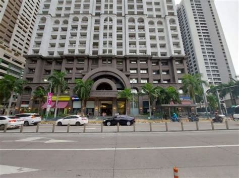 3 bedroom condominium for rent pasig .